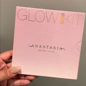 Anastasia glow kit (sweet)
